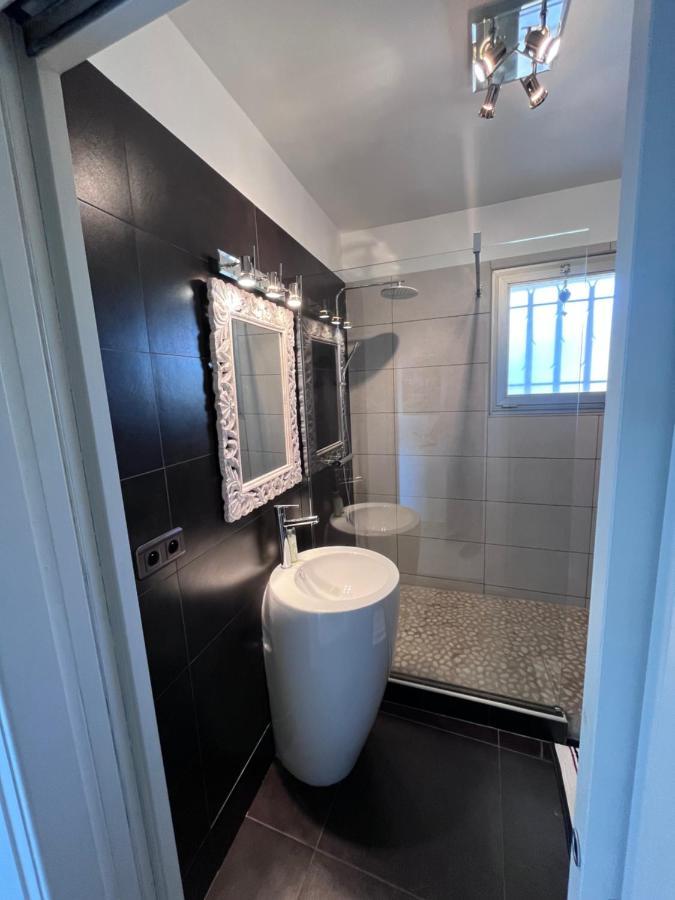 Appartement Avec Terrasse, Vue Jardin Et Piscine Antibes Exterior foto
